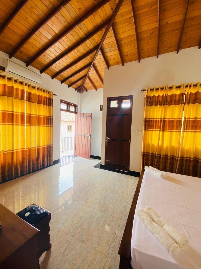 The Kingslayer Resort Negombo Kültér fotó