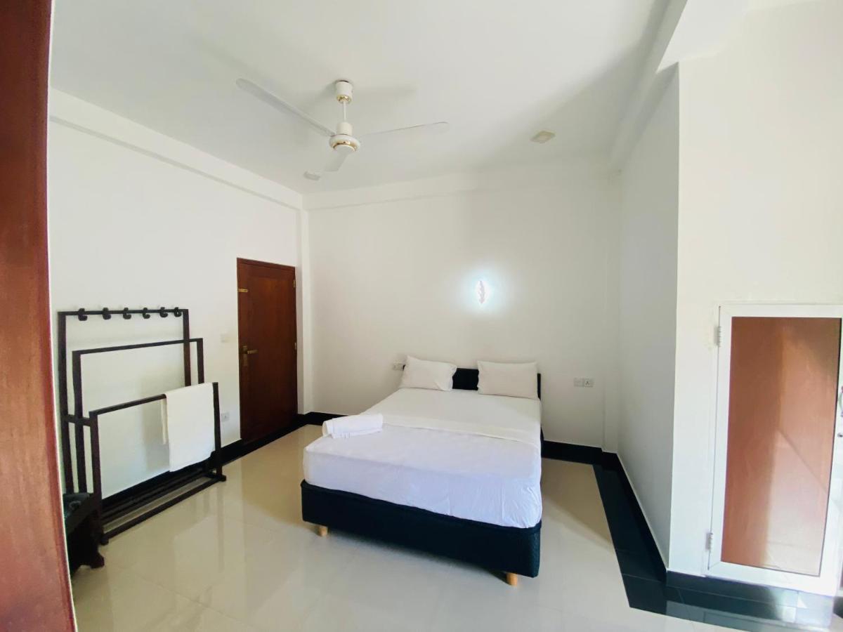 The Kingslayer Resort Negombo Kültér fotó