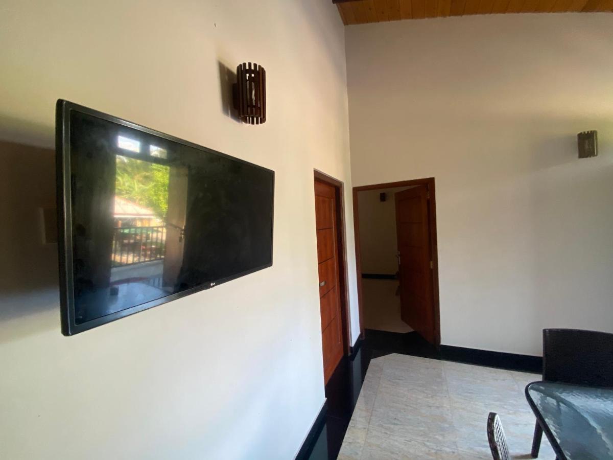 The Kingslayer Resort Negombo Kültér fotó